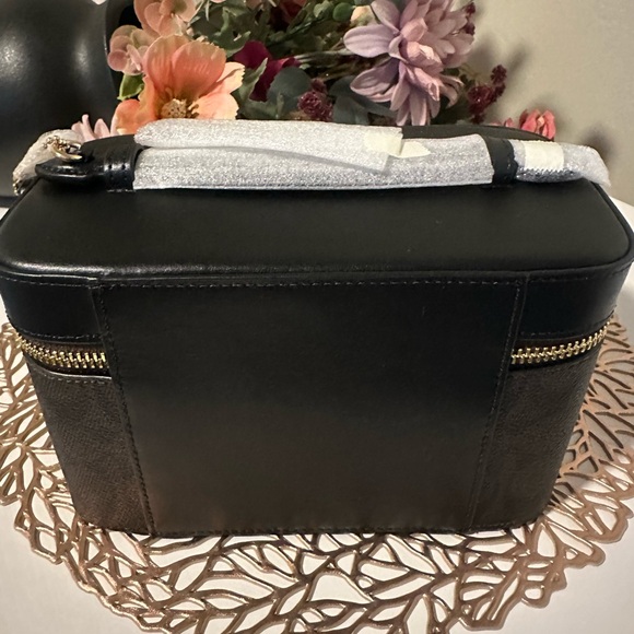 NWT Coach Signature Leather Cosmetic Case - Picture 7 of 16